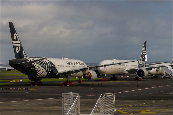 Az Air New Zealand letárolt Boeing 777-esei az aucklandi repülőtéren.