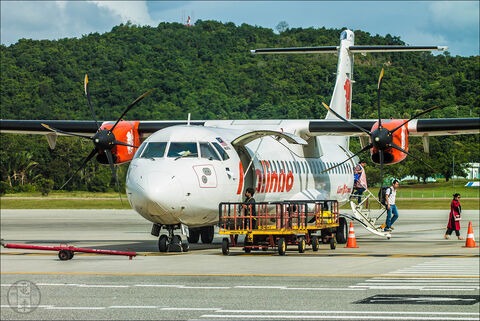 A Malindo Air egy ATR 72-es gépe várakozik Langkawi repülőterén.